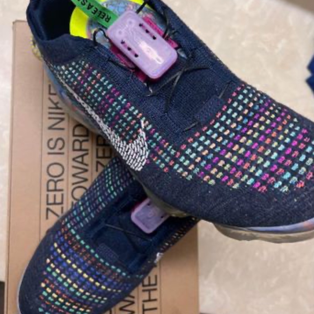 Nike vapor max size